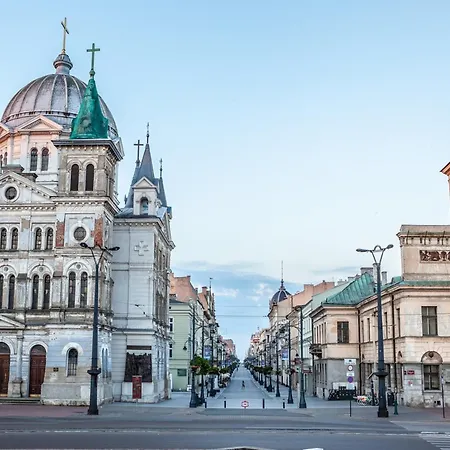 Lumina Near Pasaz Lodzki