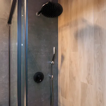 Lumina Near Pasaz Lodzki * Łódź