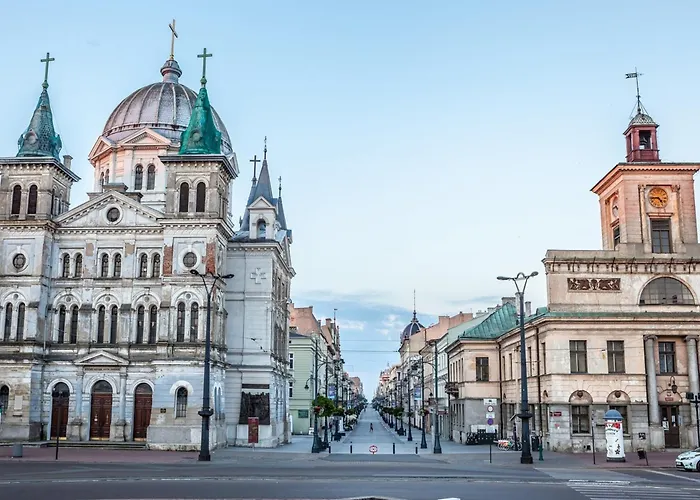 Lumina Near Pasaz Lodzki